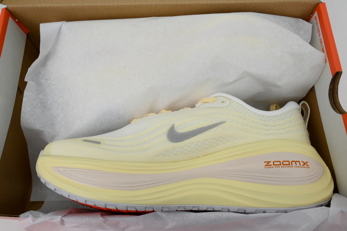 Nike Wmns Vomero Yellow IM5020-100