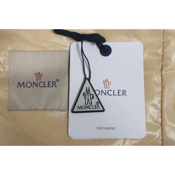 Moncler Abbadia Short Down Jacket White