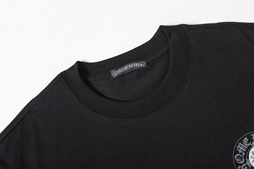 Chrome Hearts Horseshoe Dagger Gradient Logo Tee