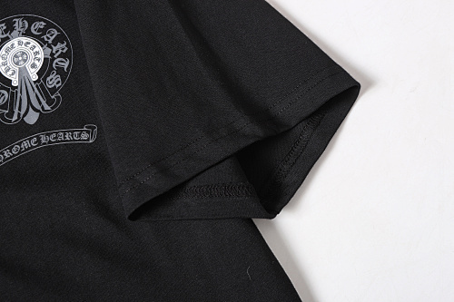 Chrome Hearts Horseshoe Dagger Gradient Logo Tee