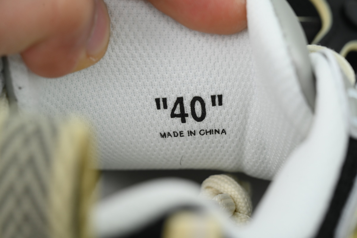 Off White Be Right Back Sneakers Beige Night Light OWIA295S 26FAB003 1087