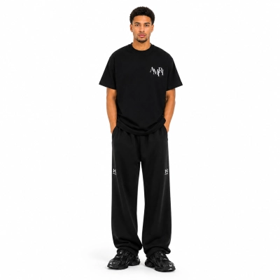 Amiri T-Shirt 677 + Balenciaga Under Armour Baggy Sweat Pants Black 01