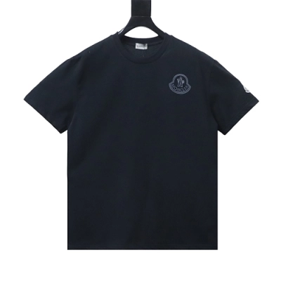 Moncler 26SS Short-Sleeve T-Shirt with Chest Logo Emblem Black 01