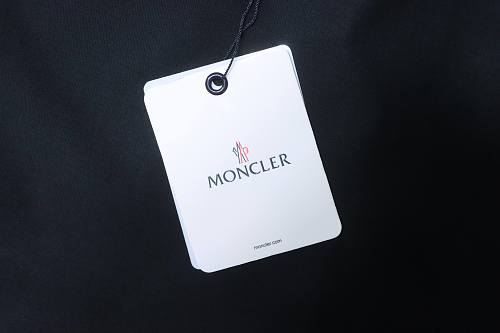 Moncler 26SS Short-Sleeve T-Shirt with Chest Logo Emblem Black