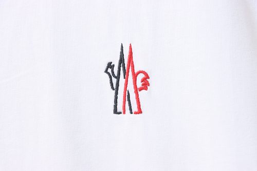 Moncler 26SS Three-Color Embroidered Small Logo T-Shirt White