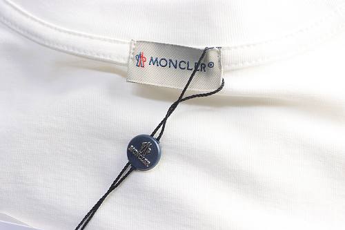 Moncler 26SS Three-Color Embroidered Small Logo T-Shirt White