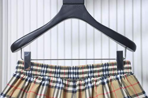 Burberry Drawstring Checkered Beach Casual Five-Point Shorts