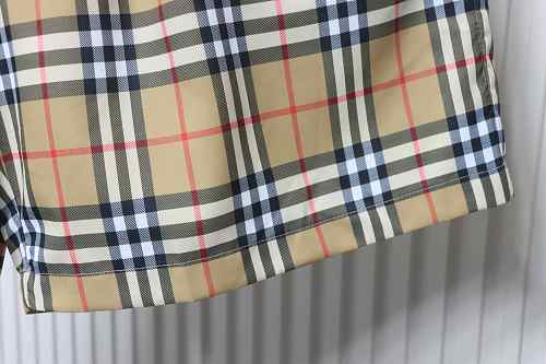 Burberry Drawstring Checkered Beach Casual Five-Point Shorts