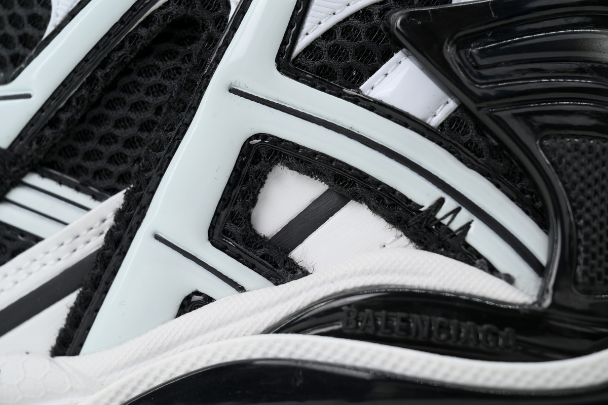【TOP PK Batch】Balenciaga Runner Black White LED 677403 W3RB2 9010