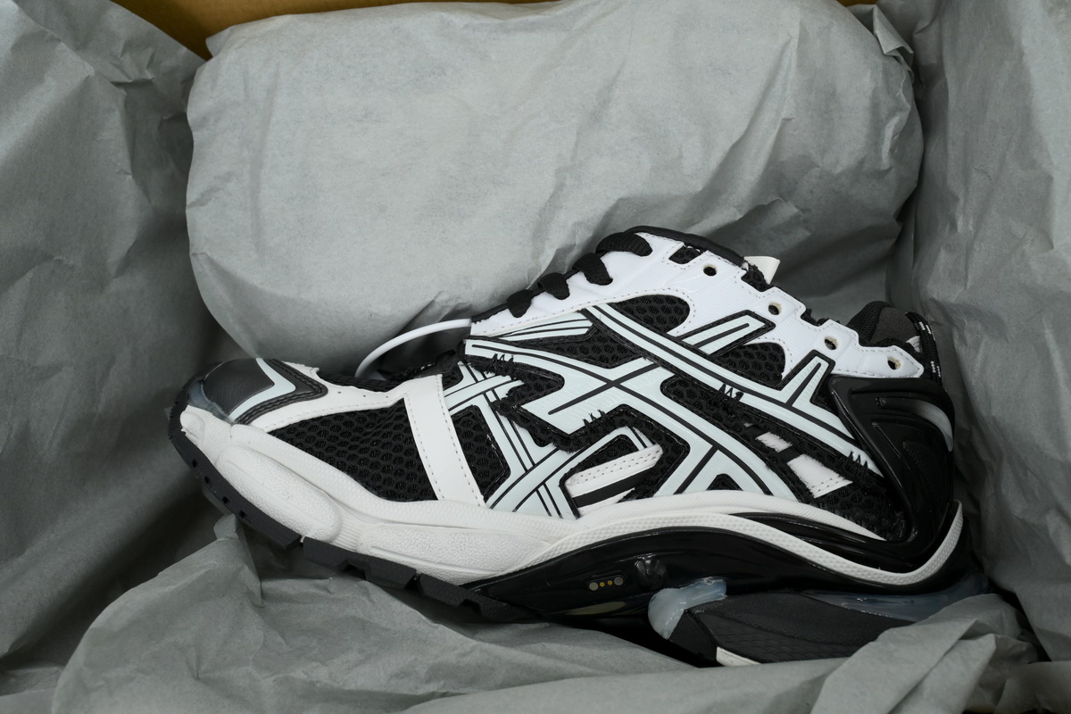 【TOP PK Batch】Balenciaga Runner Black White LED 677403 W3RB2 9010