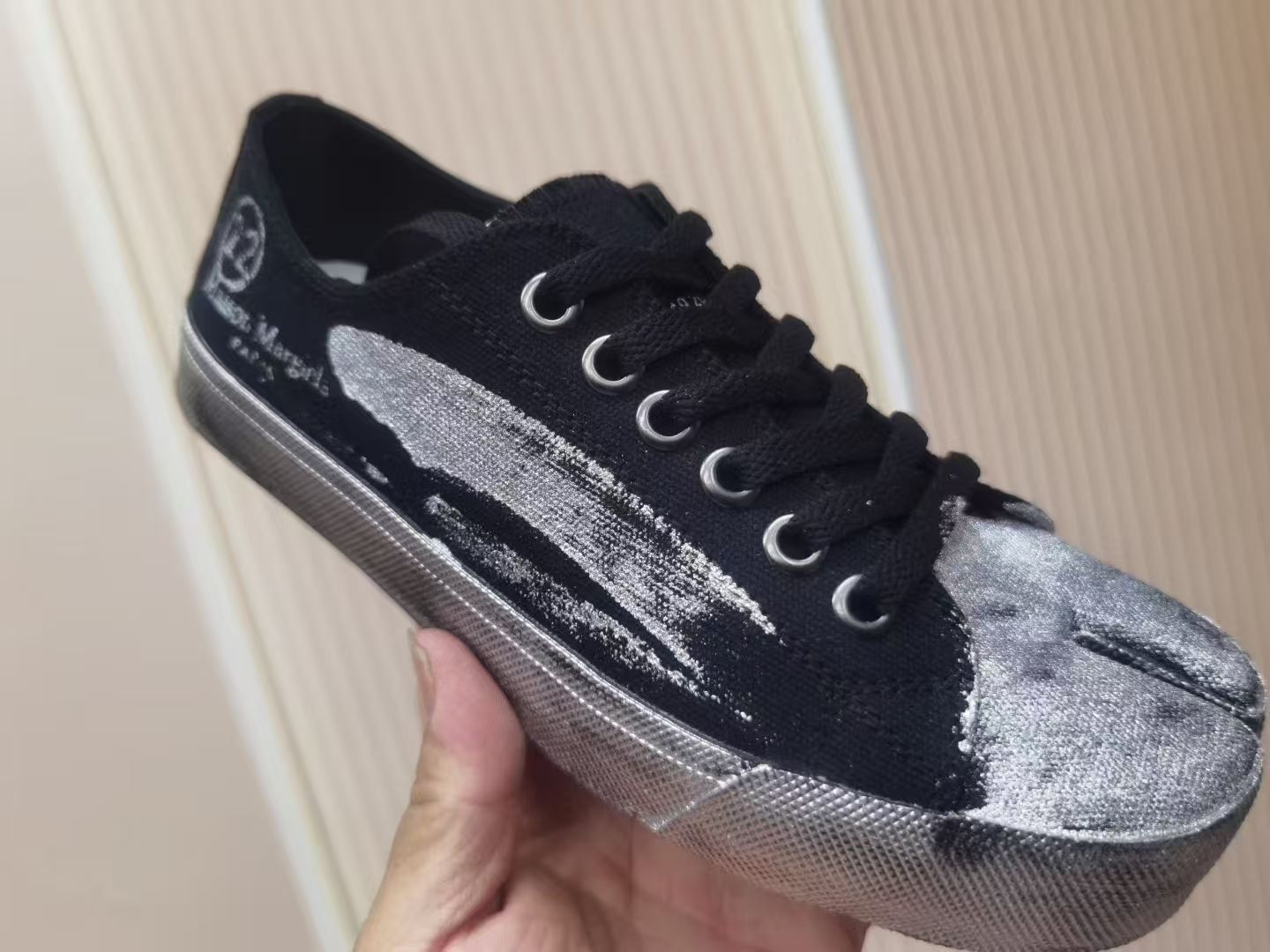 Maison Margiela Tabi 'Embroidered Logo - Black'