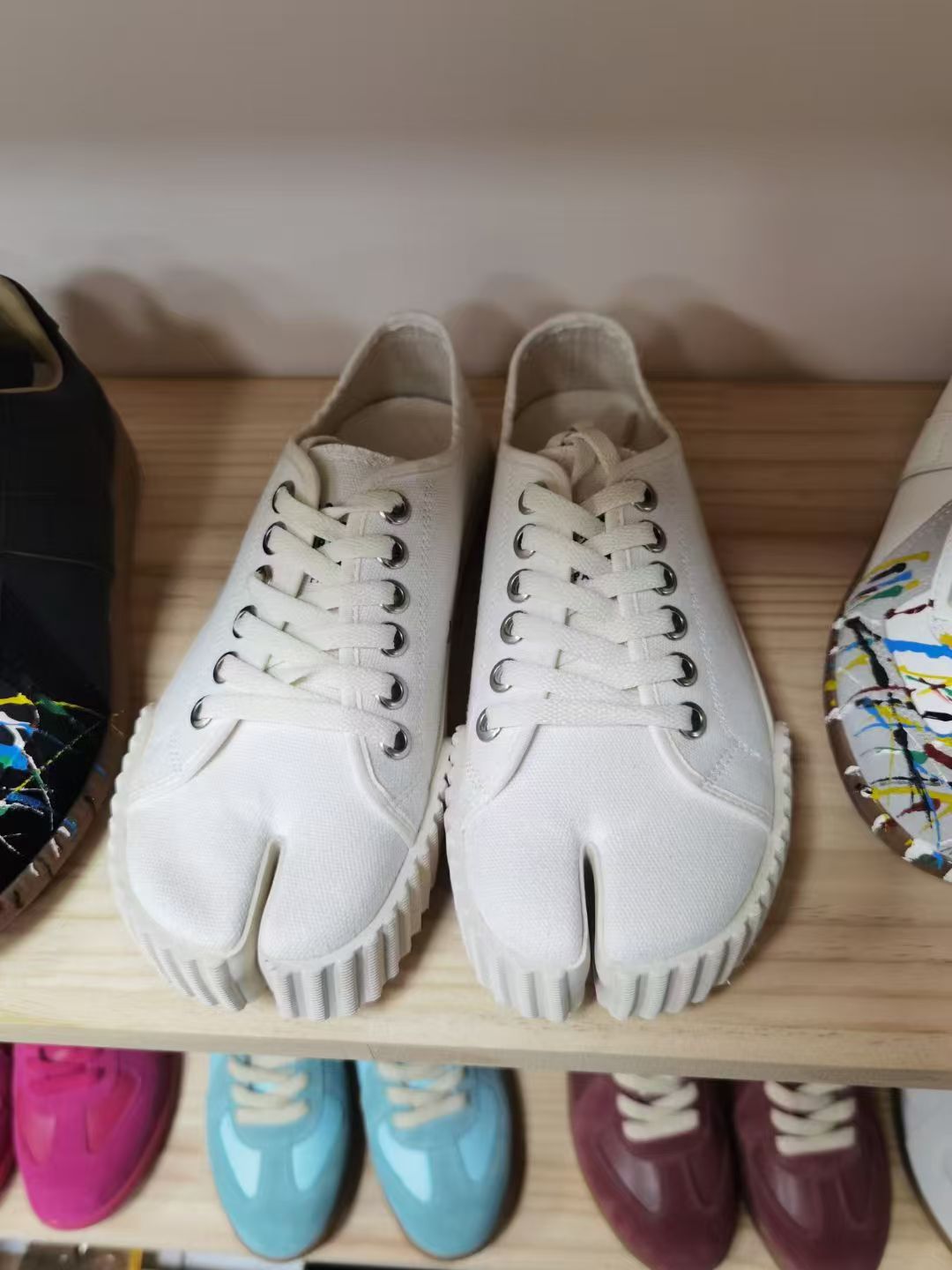 Maison Margiela Tabi 'Embroidered Logo - Black'