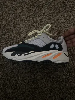 LJR Batch adidas Yeezy Boost 700 Wave Runner Solid Grey B75571 review Anonymous (CC) 02