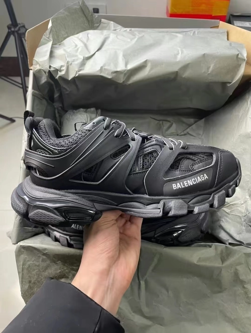 Balenciaga Track Black (W)  542436 W1GB1 1000 review 