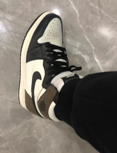 LJR Batch Air Jordan 1 Retro High Dark Mocha 555088-105 review Abraham