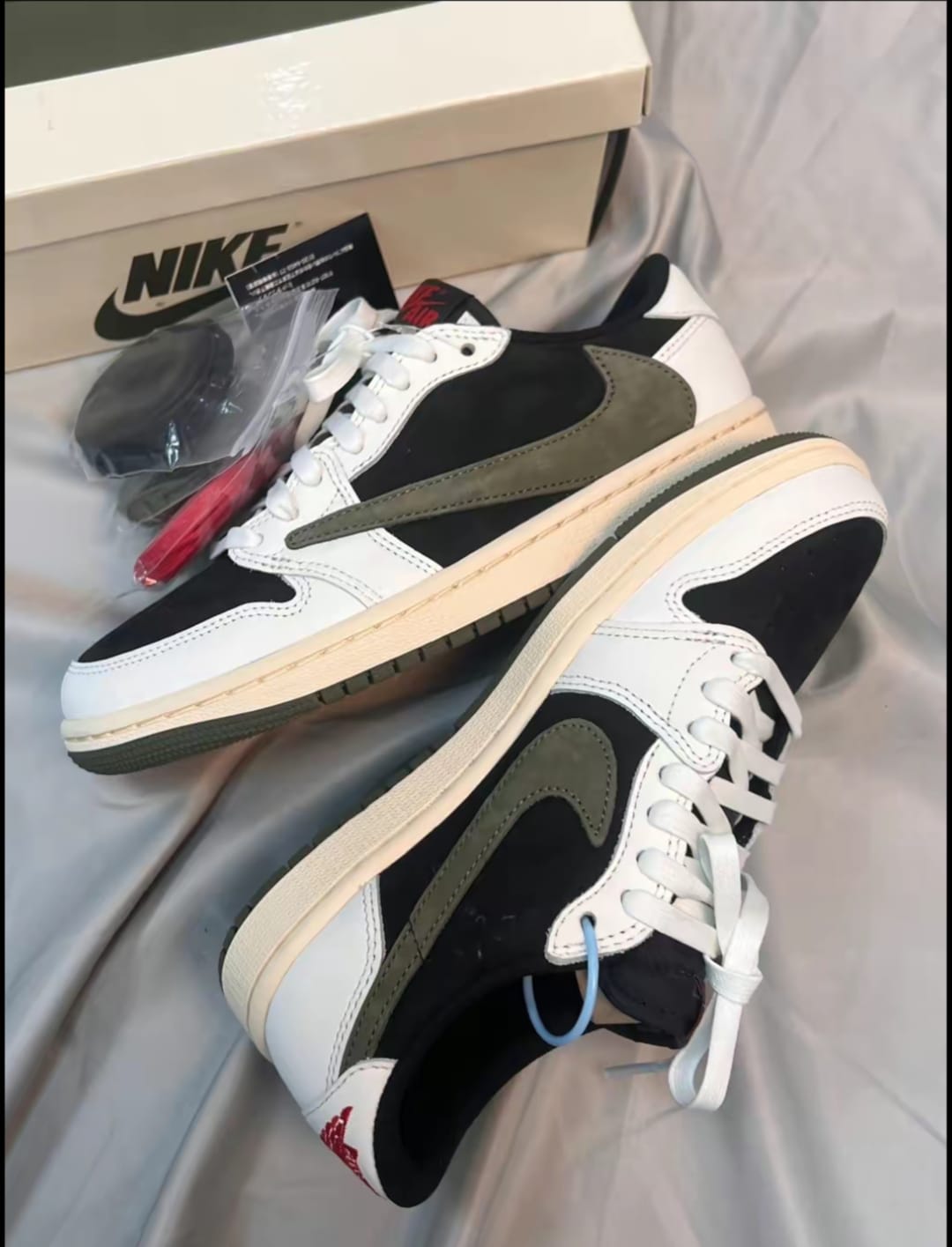 LJR Batch Air Jordan 1 Retro Low OG SP Travis Scott Olive (W) DZ4137-106 review Christian Diaz 01