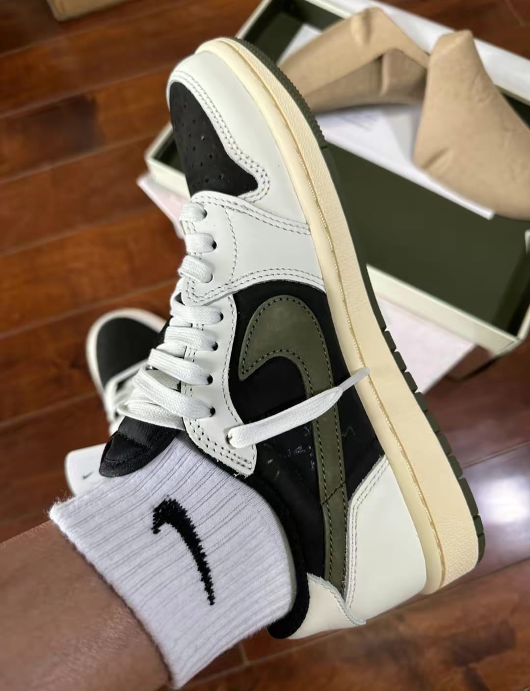 LJR Batch Air Jordan 1 Retro Low OG SP Travis Scott Olive (W) DZ4137-106 review Josep maria serra 01