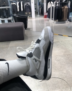 Air Jordan 4 Retro Military Black DH6927-111 review Terrance Wethington 02