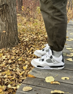Air Jordan 4 Retro Military Black DH6927-111 review Zac Pruce 01