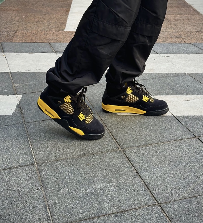 PK God Batch Air Jordan 4 Retro Thunder DH6927-017 review Cameron Lewin 01