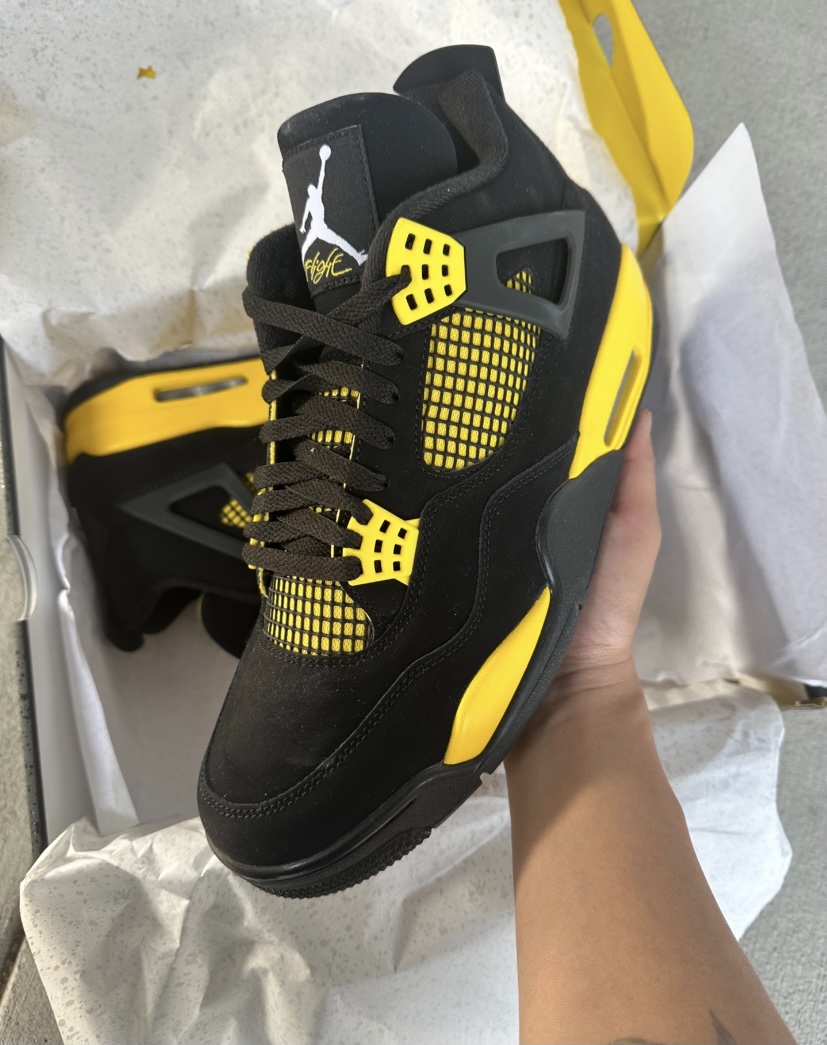 PK God Batch Air Jordan 4 Retro Thunder DH6927-017 review Antonio Espinoza 01