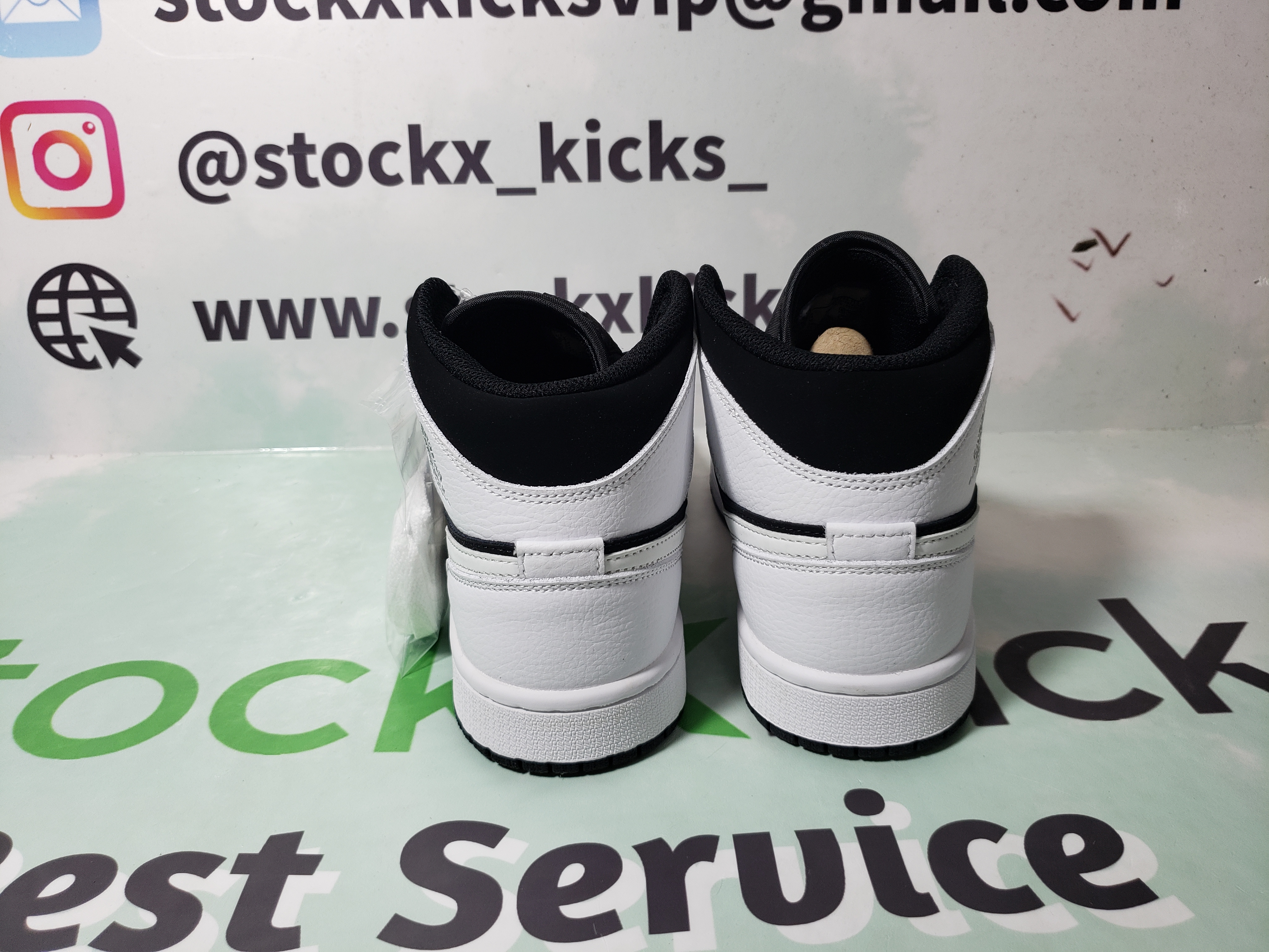 [Sale] Jordan 1 Mid White Black 554724-113 review David 01