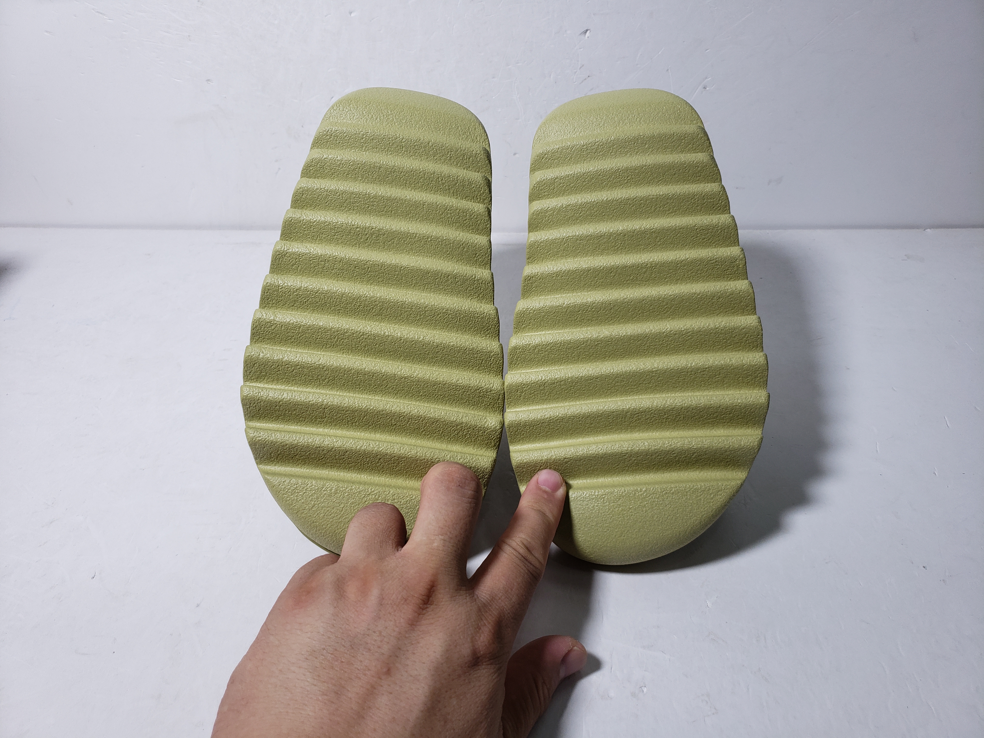 PK God Batch adidas Yeezy Slide Resin FZ5904 review stockxkicks 05