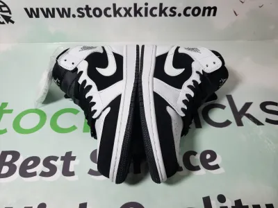 [Sale] Jordan 1 Mid Chicago (2020) 554725-173 review stockxkicks 04