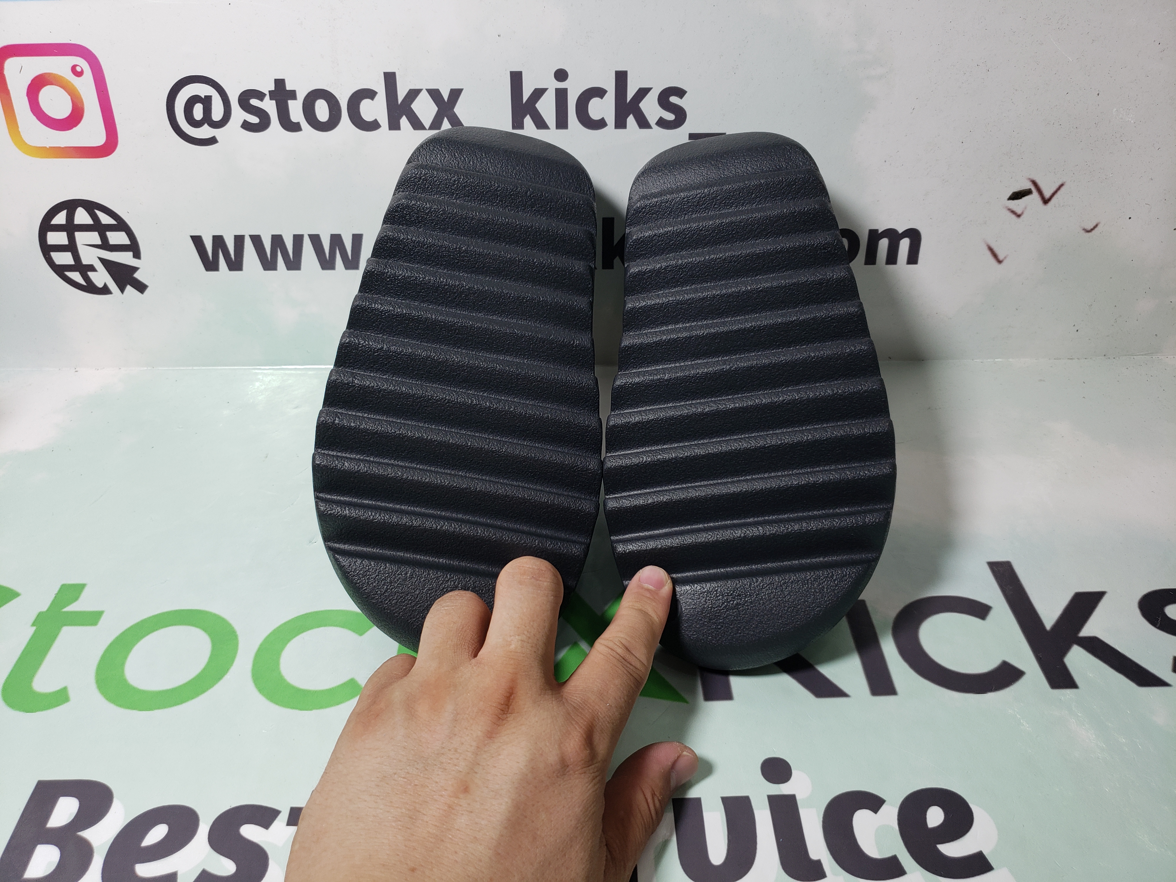 PK God Batch adidas Yeezy Slide Onyx HQ6448 review stockxkicks 05