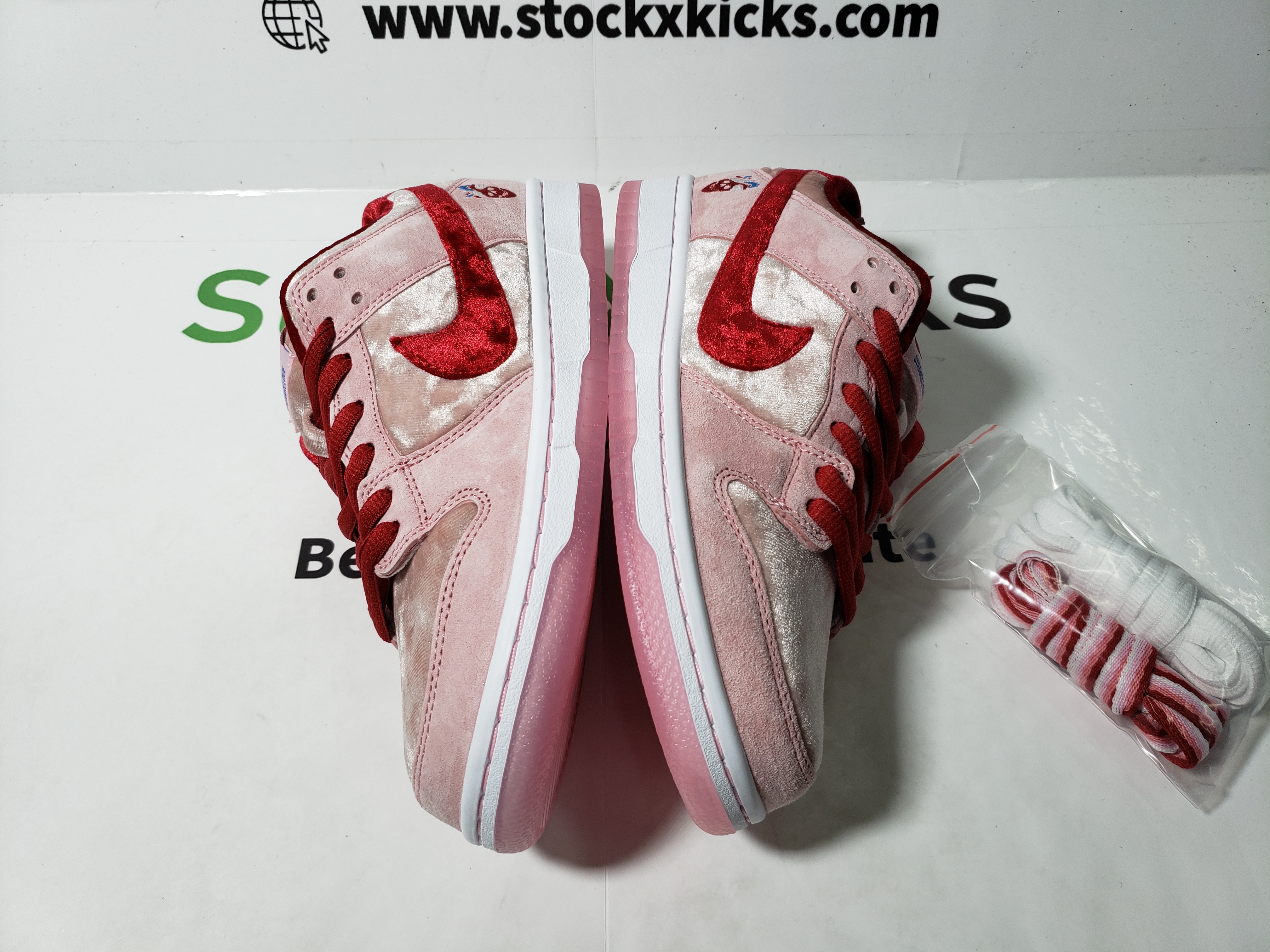 LJR Batch Nike SB Dunk Low StrangeLove Skateboards CT2552 800 review Lilly 02