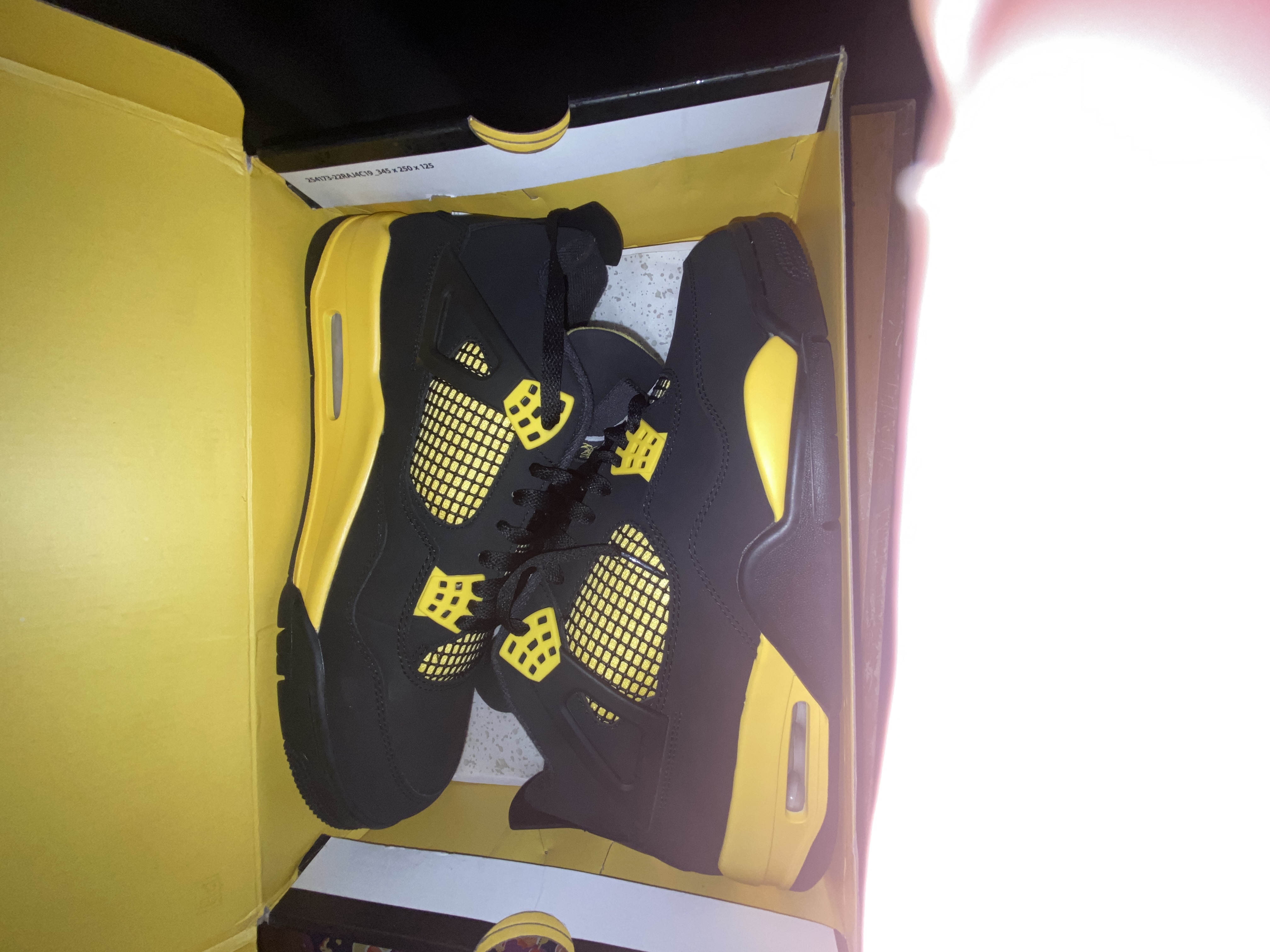 Special offer Batch Air Jordan 4 Thunder DH6927-017 review trevon 01