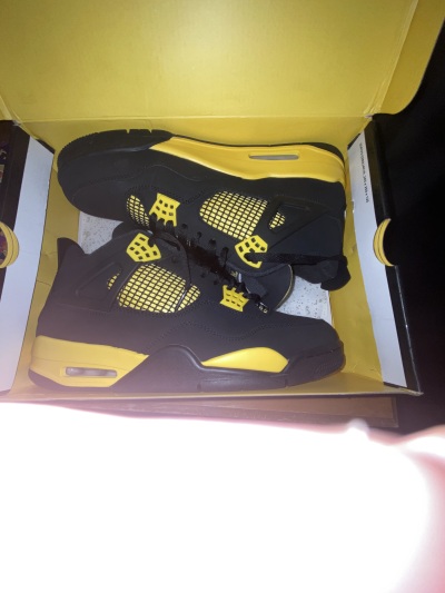 Special offer Batch Air Jordan 4 Thunder DH6927-017 review trevon 01