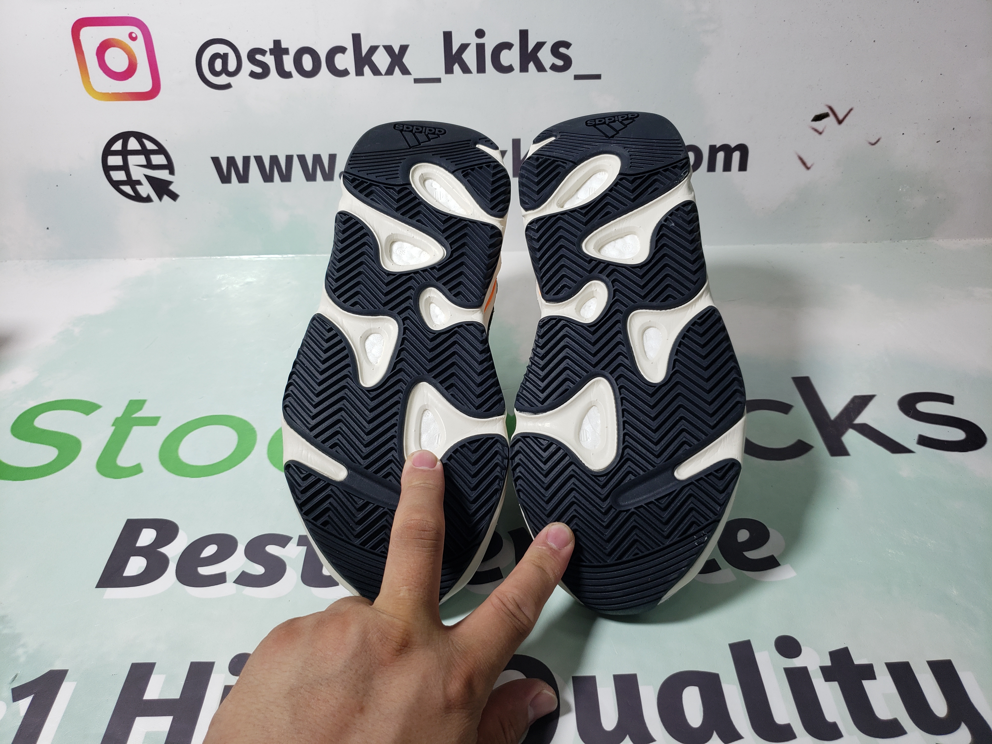 LJR Batch adidas Yeezy Boost 700 Wave Runner Solid Grey B75571 review stockxkicks 04