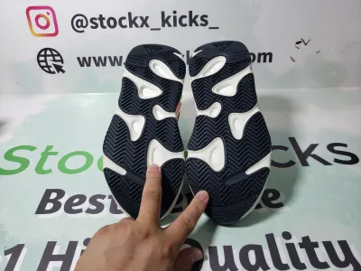 LJR Batch adidas Yeezy Boost 700 Wave Runner Solid Grey B75571 review stockxkicks 04