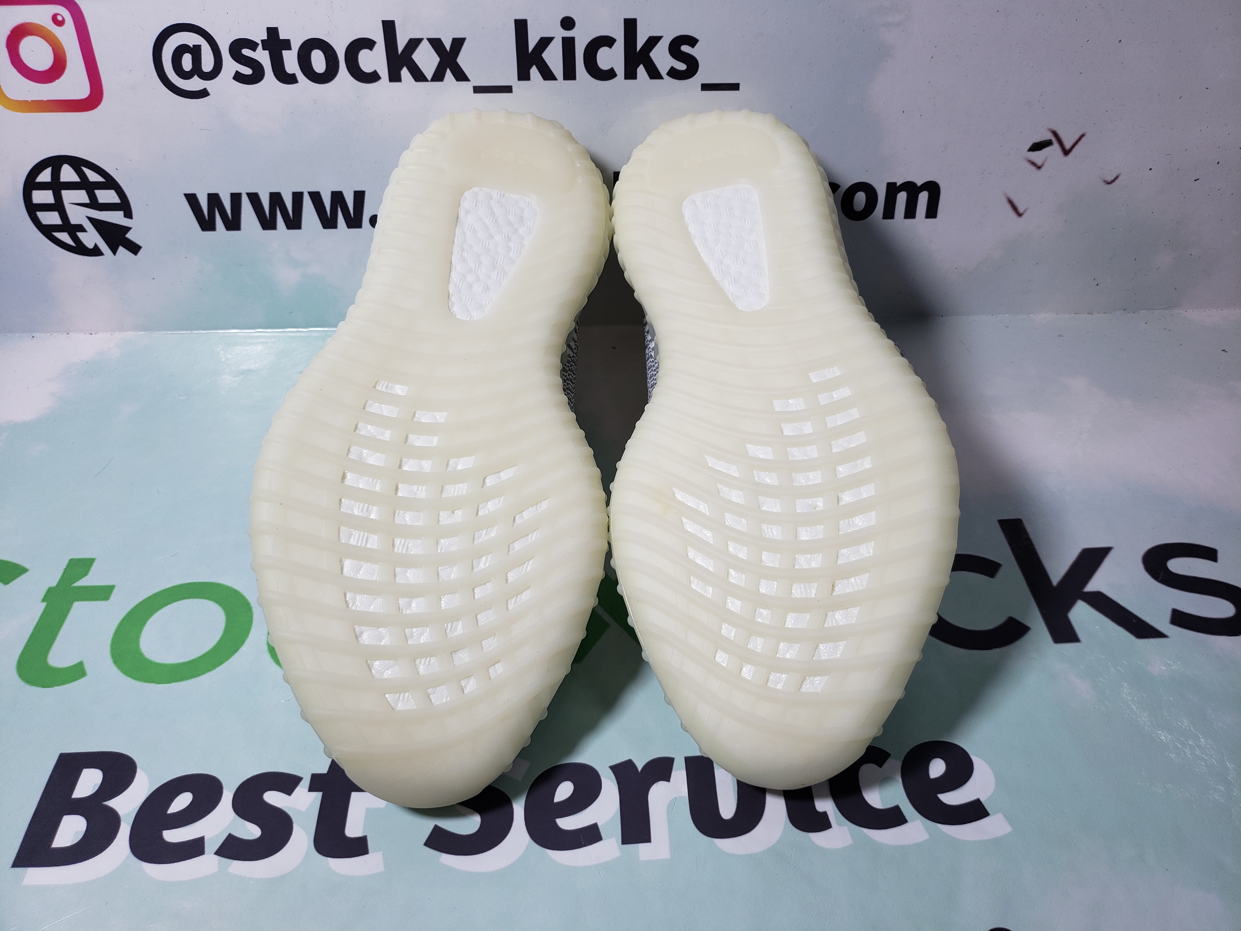 PK God Batch adidas Yeezy Boost 350 V2 Static (Non-Reflective) EF2905 review stockxkicks 04