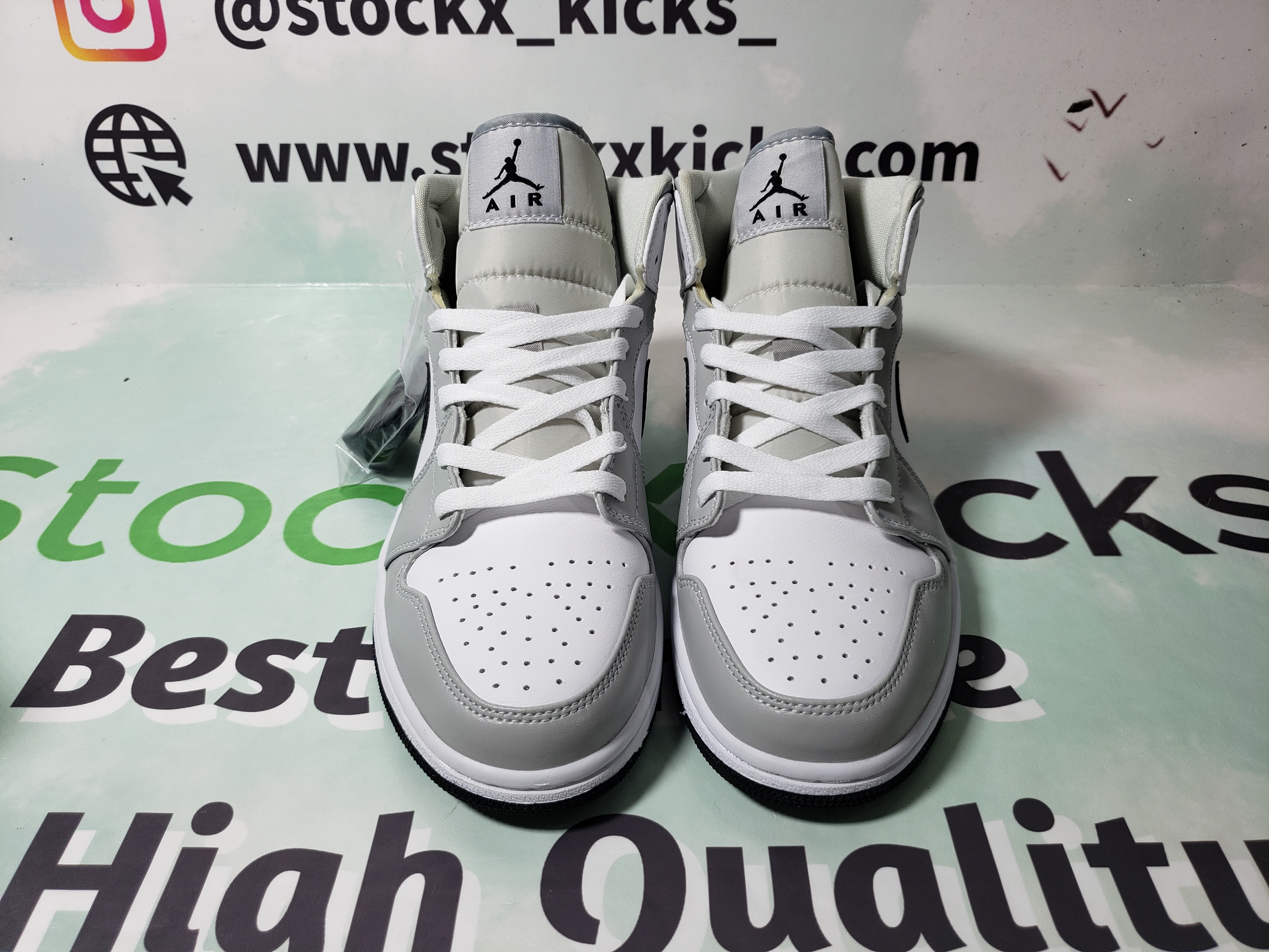 LJR Batch Air Jordan 1 Mid Light Smoke Grey (W) BQ6472-015 review stockxkicks 01