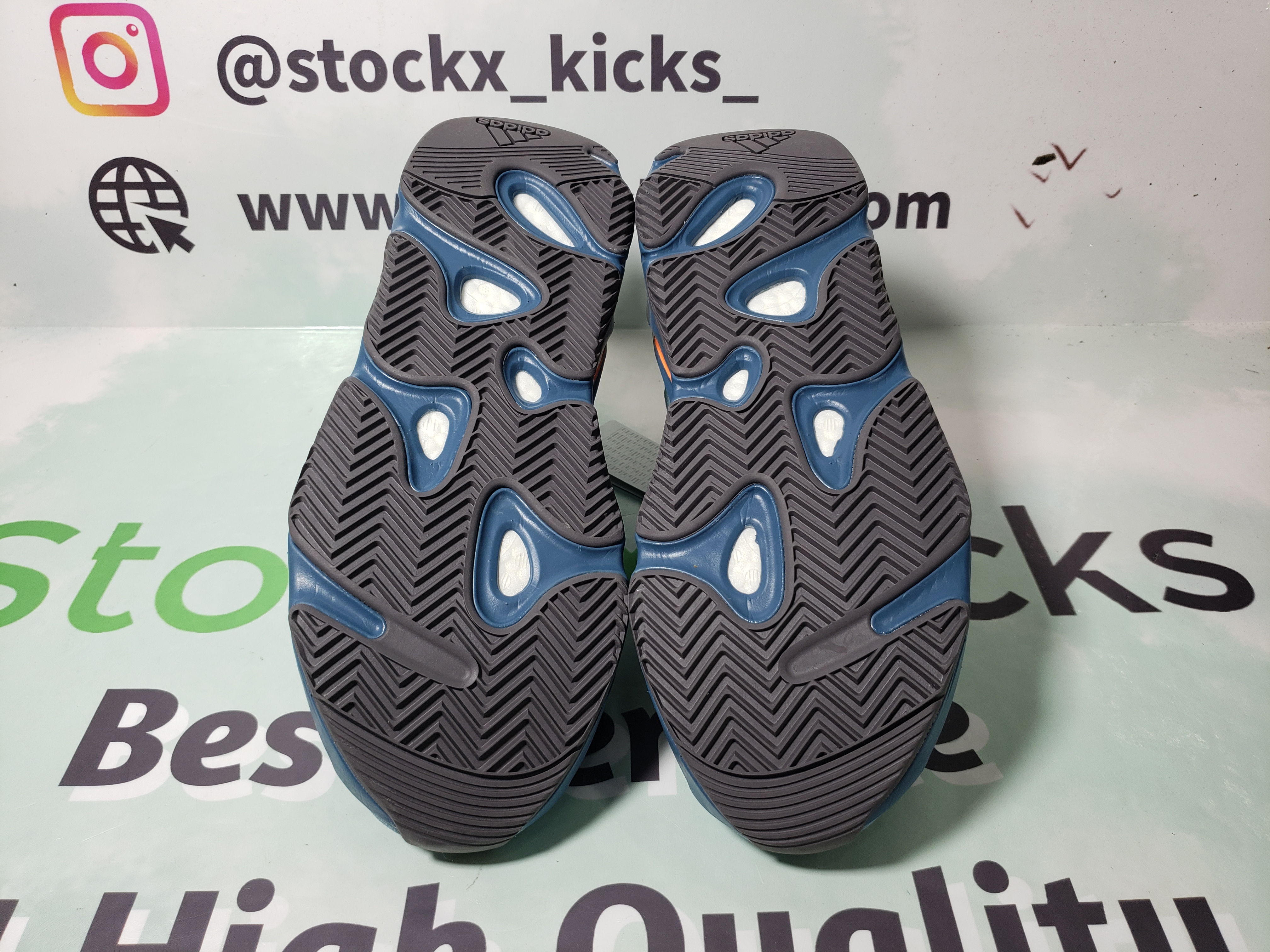 LJR Batch adidas Yeezy Boost 700 Faded Azure GZ2002 review stockxkicks 04