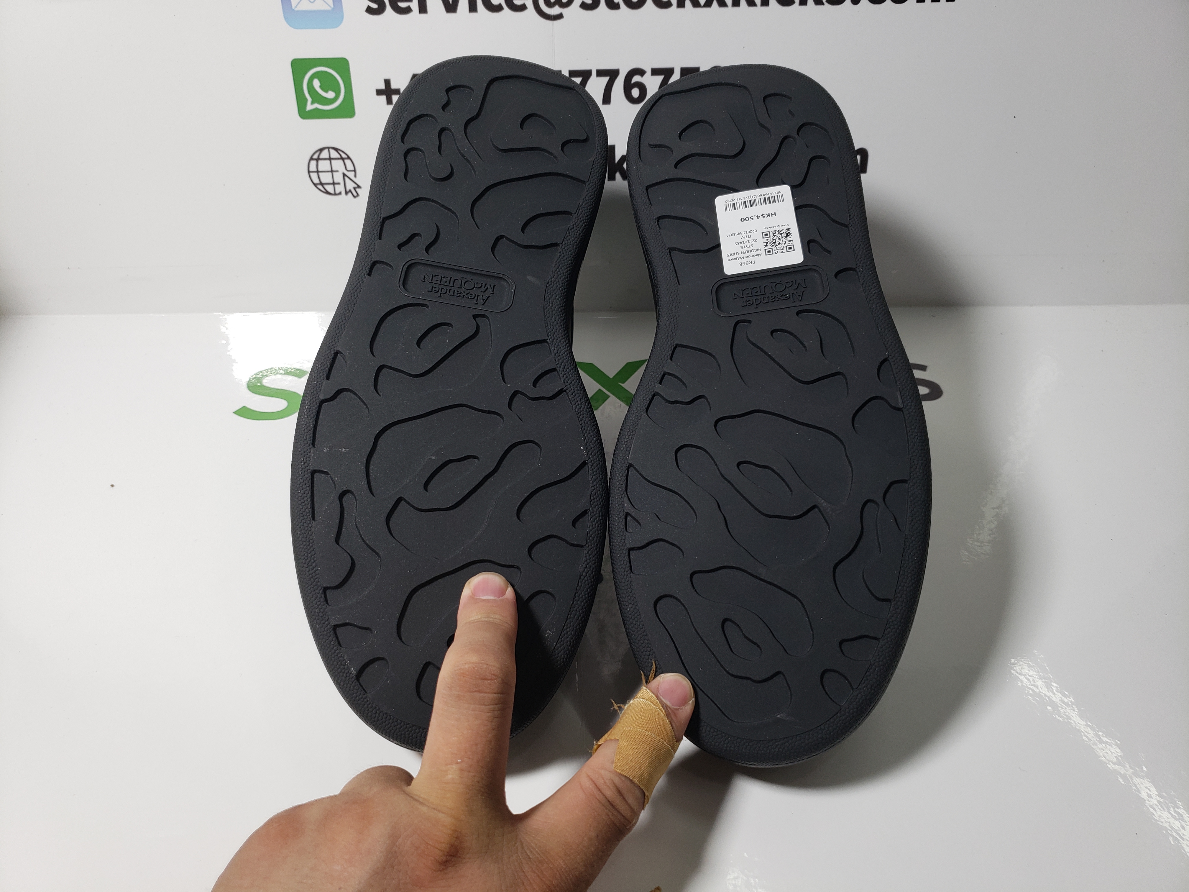 Alexander McQueen Sneaker Black review stockxkicks 04