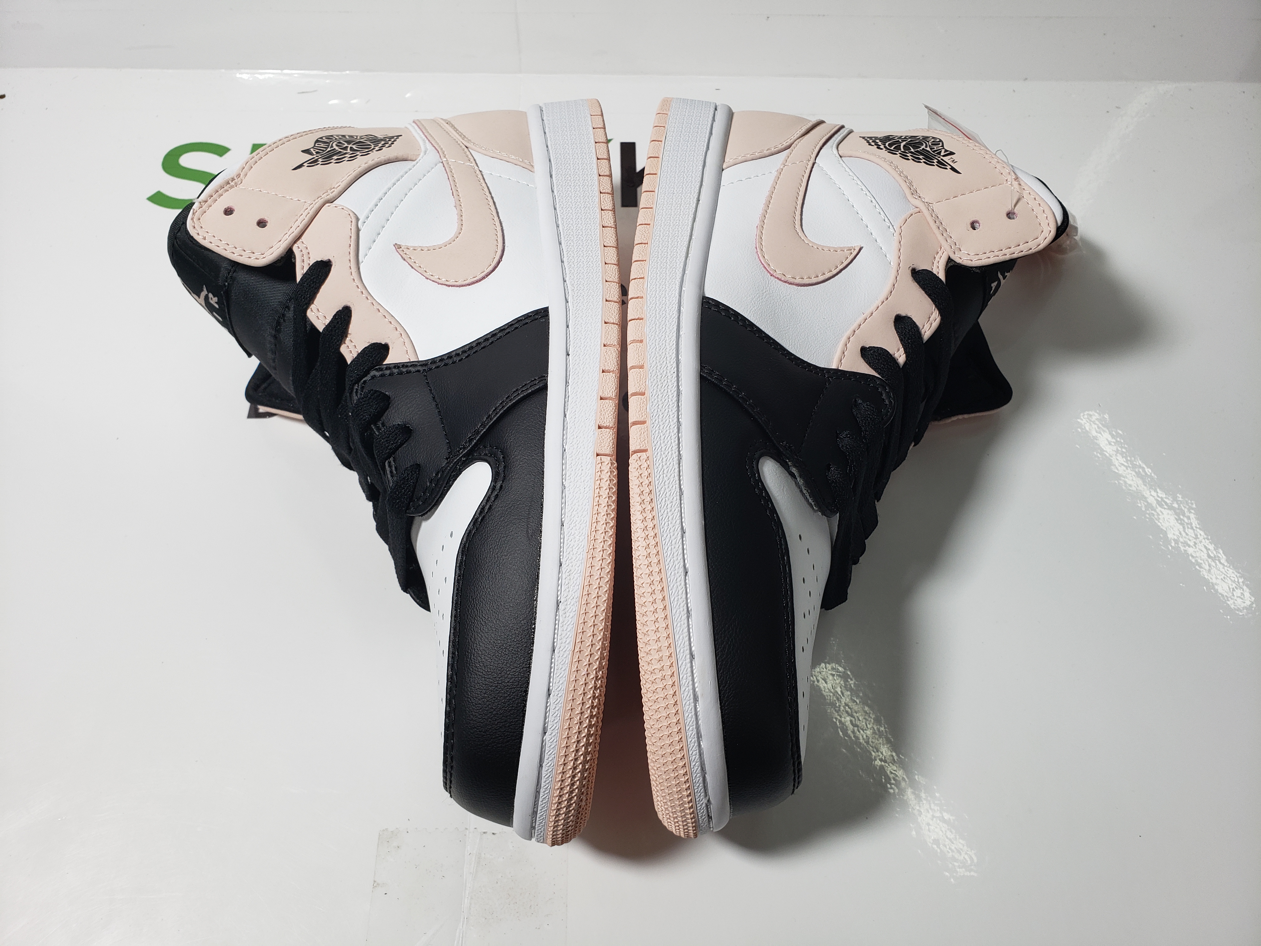 LJR Batch Air Jordan 1 Mid Arctic Orange Black Toe 554724-133  review stockxkicks 03