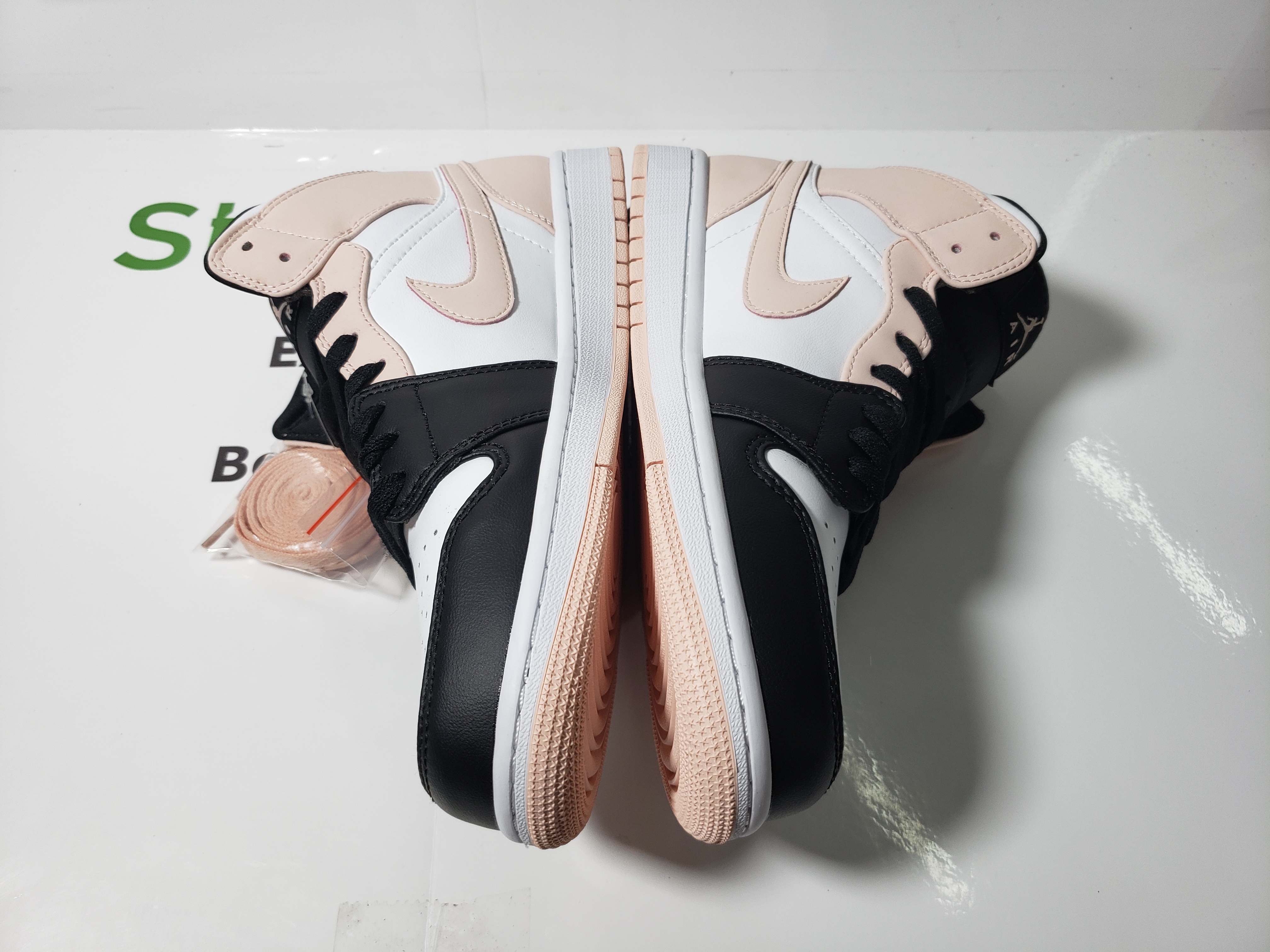 LJR Batch Air Jordan 1 Mid Arctic Orange Black Toe 554724-133  review stockxkicks 02