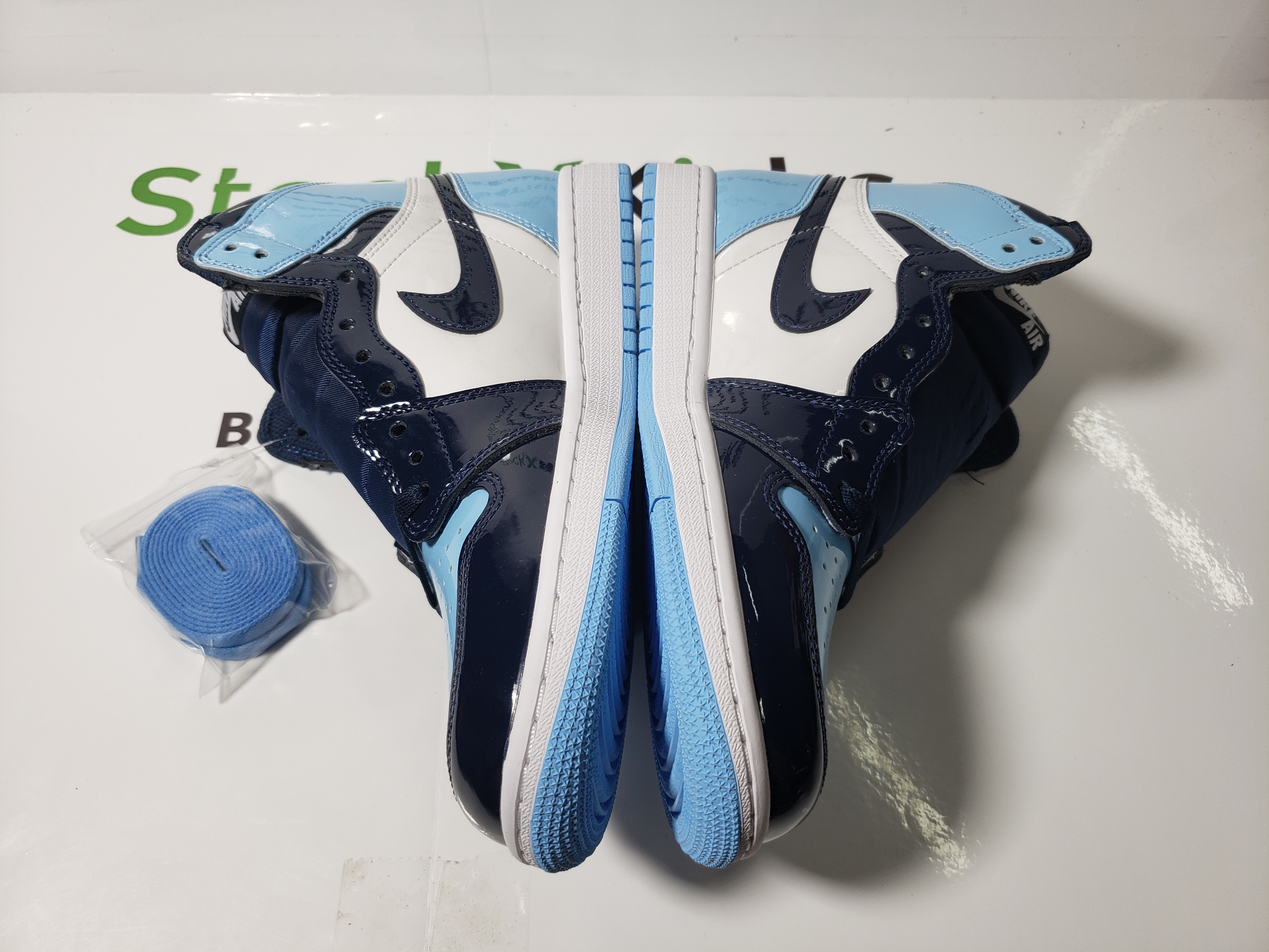 Special offer Batch Air Jordan 1 Retro High OG UNC Patent CD0461-401 review stockxkicks 02