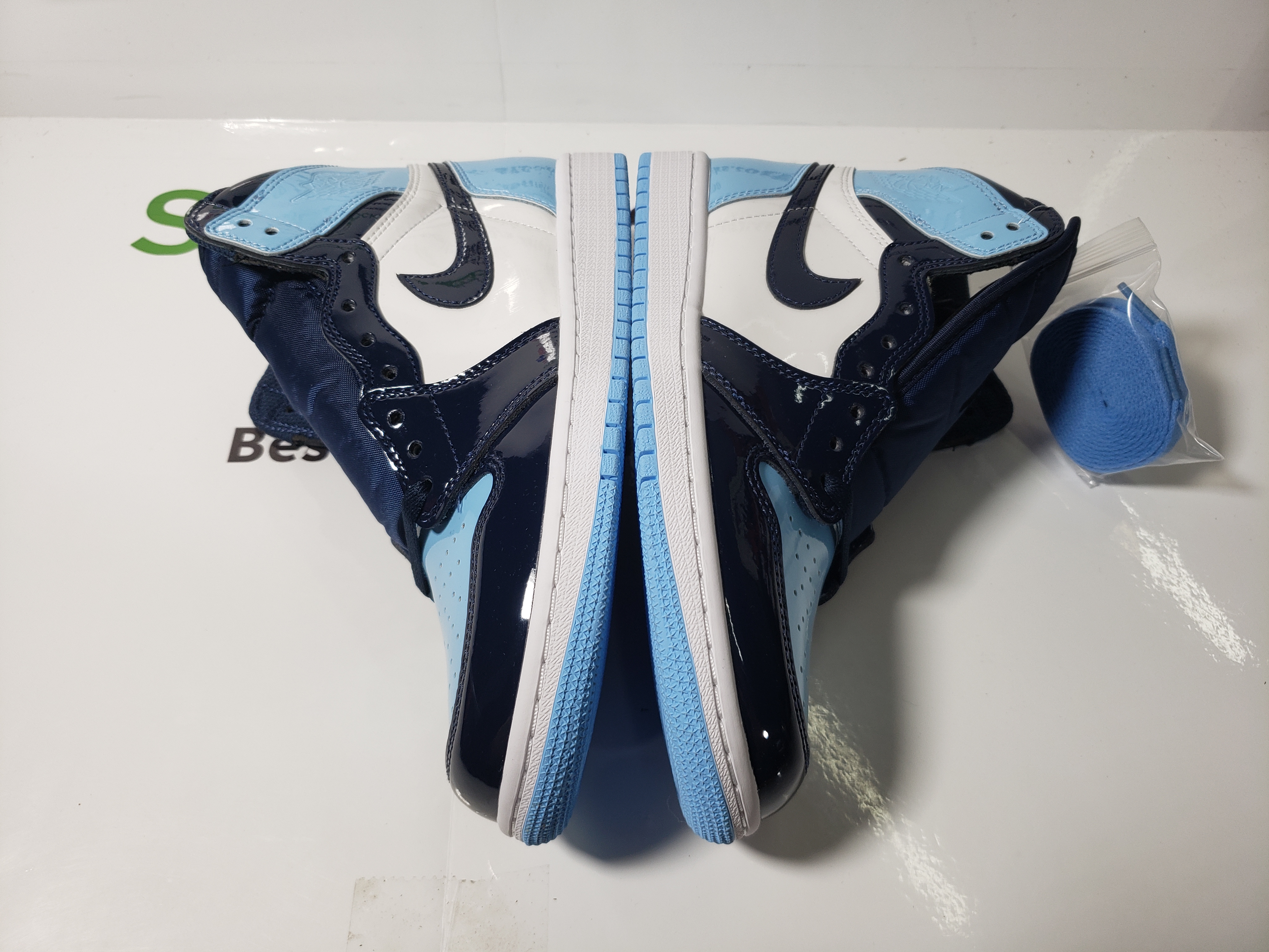 Special offer Batch Air Jordan 1 Retro High OG UNC Patent CD0461-401 review stockxkicks 03