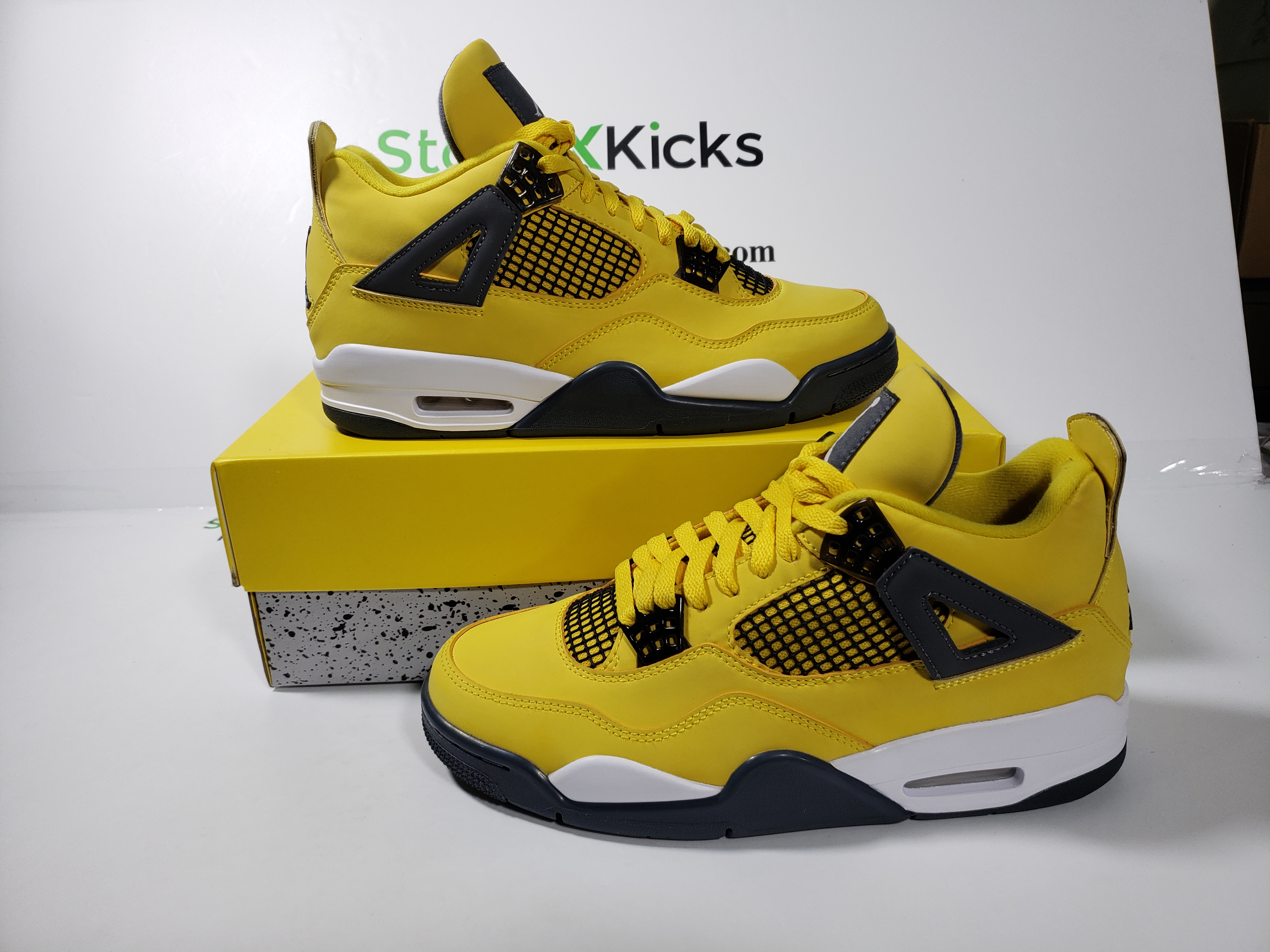 Special offer Batch Air Jordan 4 Retro Lightning CT8527-700 review stockxkicks 01