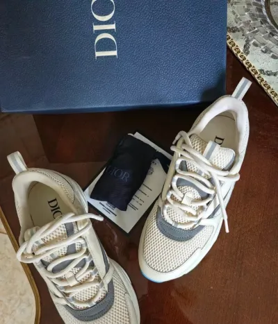Dior B22 White Silver 3SN231YJG_H000 review Nancy Durette 01