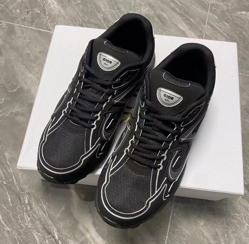 Dior B30 Triple Black 3SN279ZND-H90 review Lena Bolcic 01