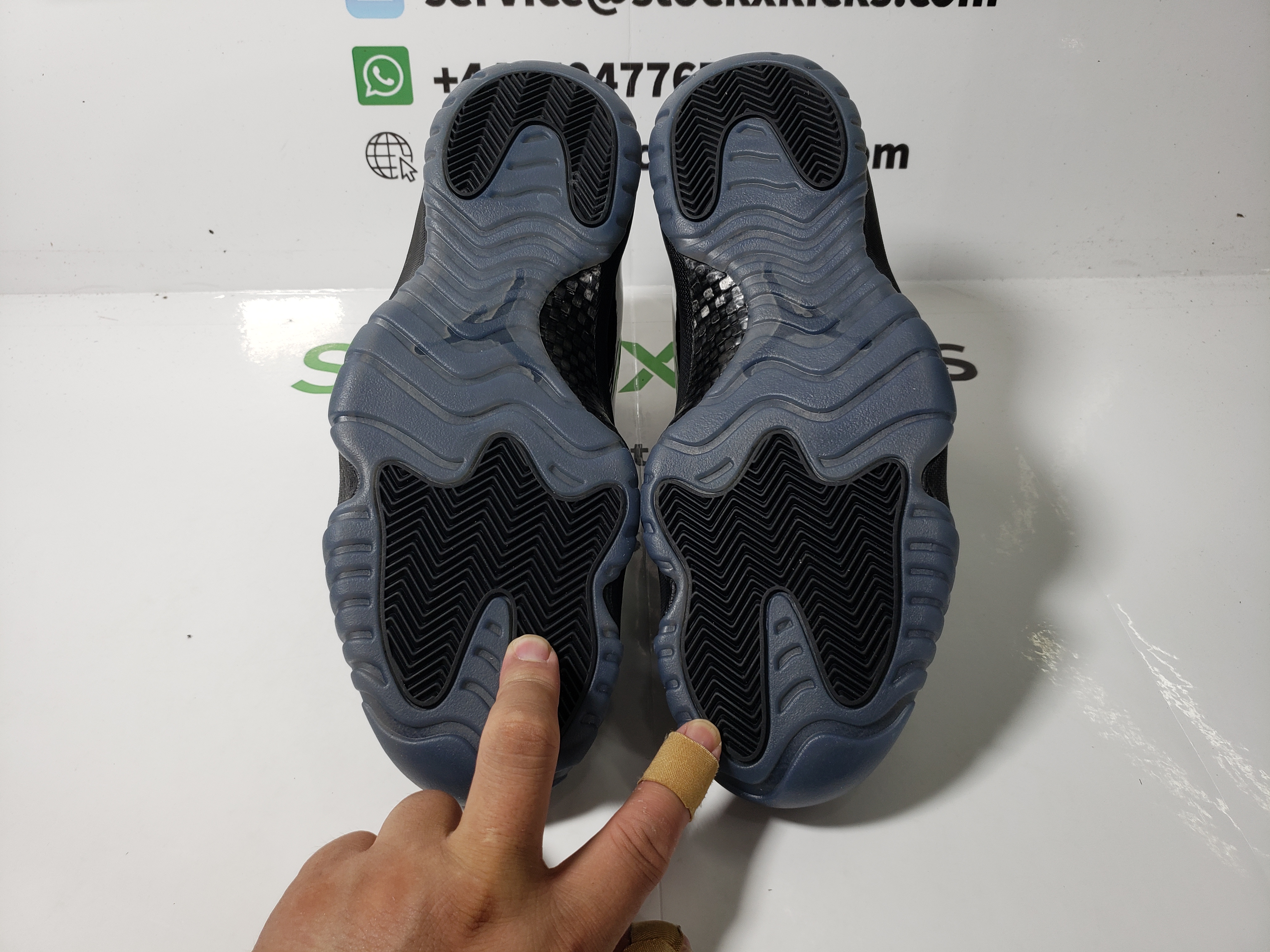 LJR Batch  Air Jordan 11 Retro Cap and Gown 378037-005 review stockxkicks 01