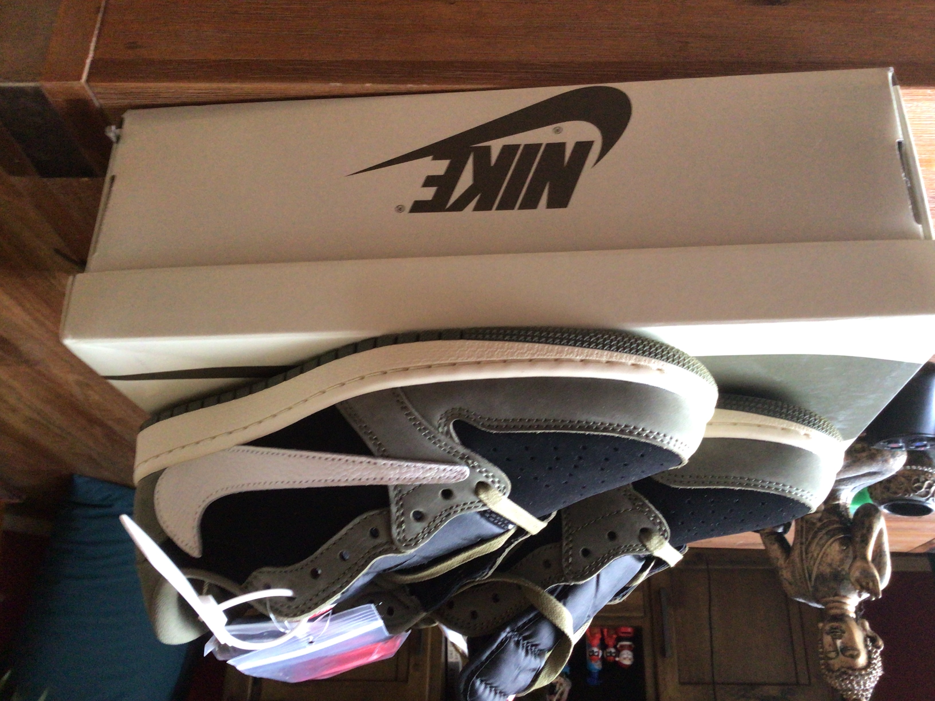 PK God Batch Air Jordan 1 Retro Low x Travis Scott Dark Green DM7866-002 review Sneakerhead 01