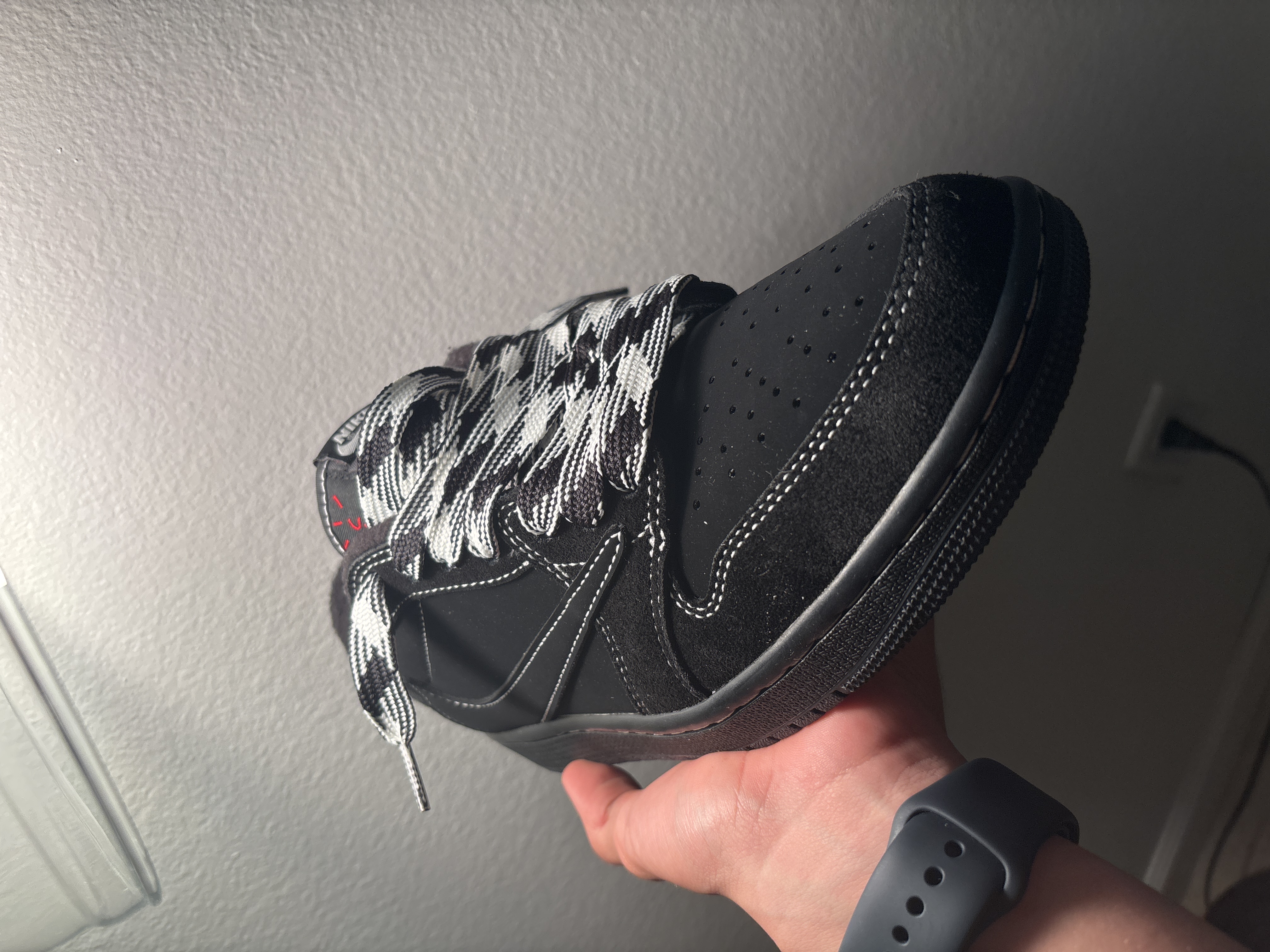 【$59 High Cost Effective】Air Jordan 1 Retro Low OG SP Travis Scott Black Phantom DM7866-001 review Yoel Hernandez 05