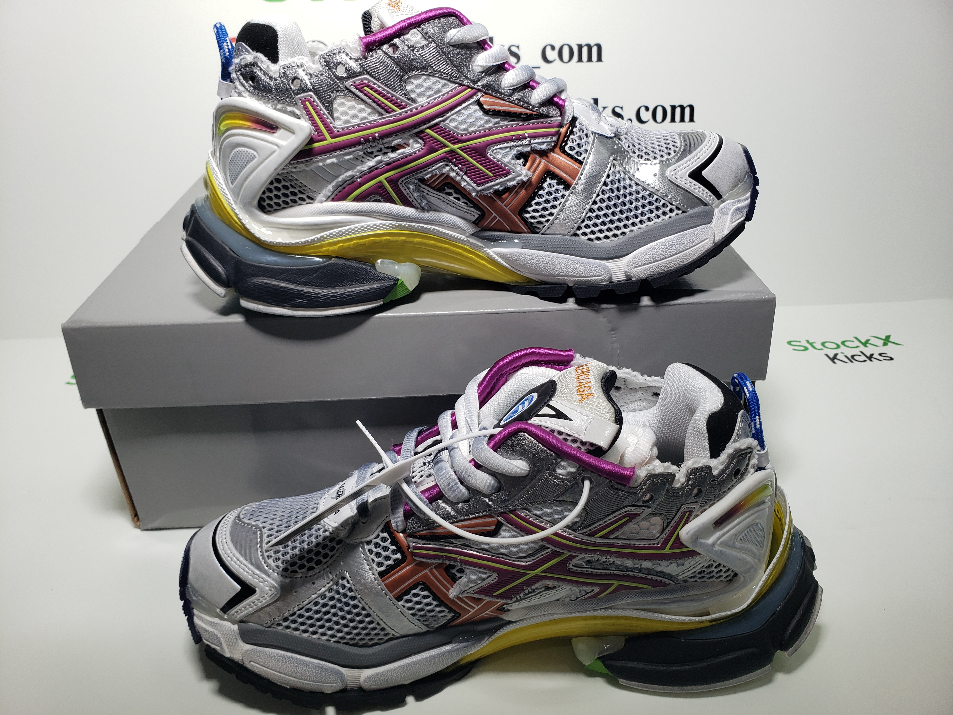 【Top PK Version】Balenciaga Runner Multicolor 677403W3RB68123 review stockxkicks 01