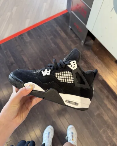 PK God Batch Nike Air Jordan 4 Retro White Thunder FQ8138-001 review Angela Reyes olvera 01